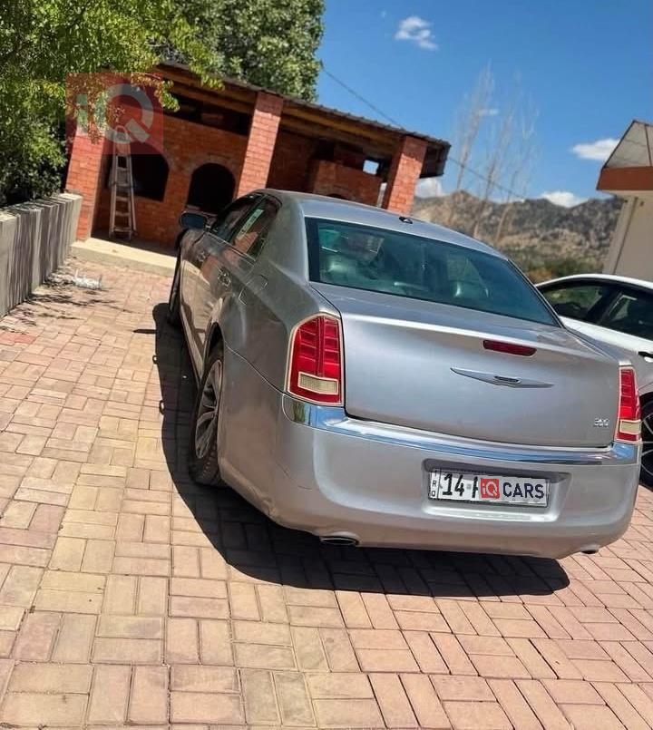 كرايسلر 300